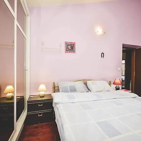 And Tacy אופטיה