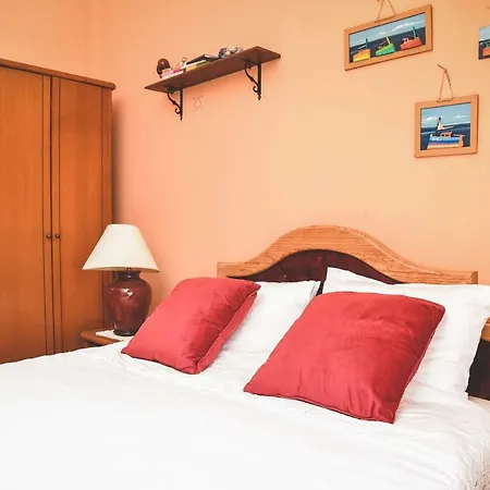 And Tacy Apartman
