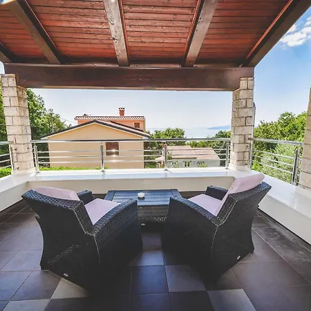 And Tacy Apartman
