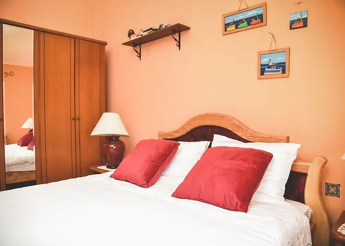 And Tacy Apartman