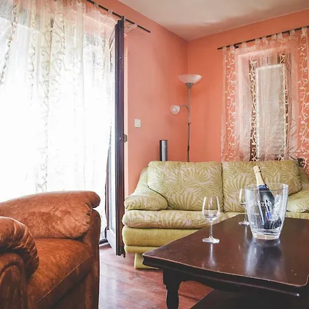 Apartment And Tacy