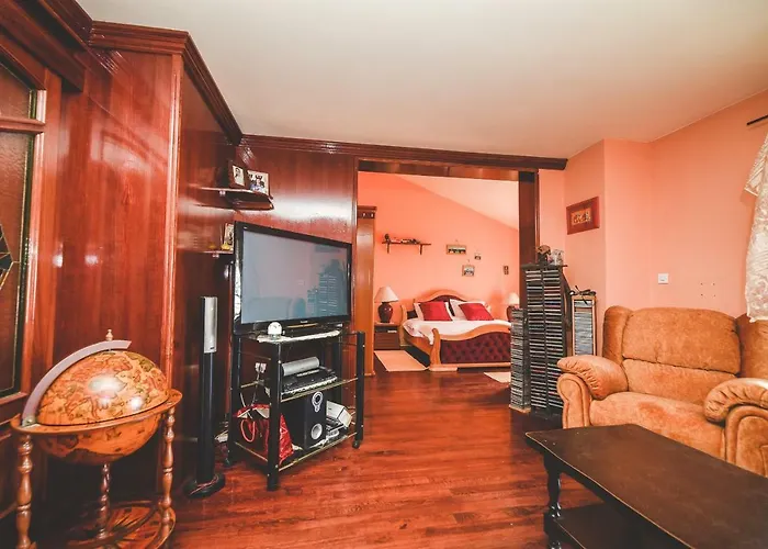 And Tacy Apartman