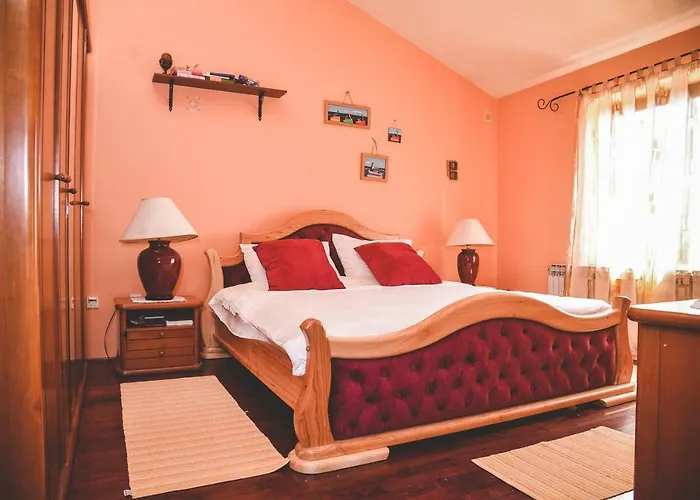 And Tacy Apartman