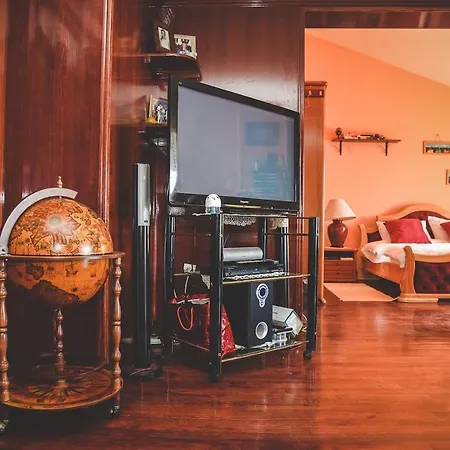 Apartment And Tacy